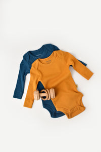 Body manches longues couleur bleu et safran en coton biologique GOTS et modal Slow fashion vêtement bébé bio éthique durable éco-responsable